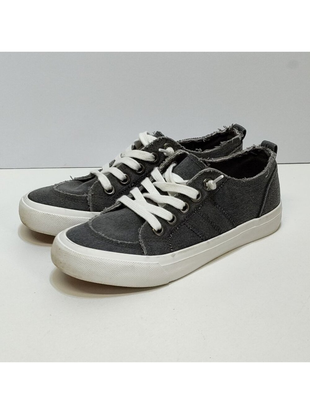 Pop Comfort Fit Sneakers WMNS 6M Distressed Black Denim Upper Casual Style Shoes